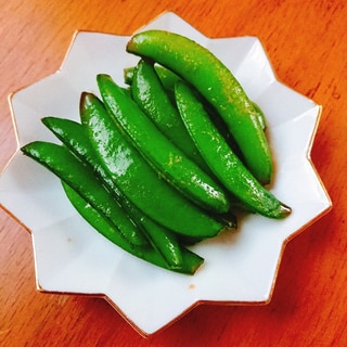 魚の煮汁でスナップえんどう煮物